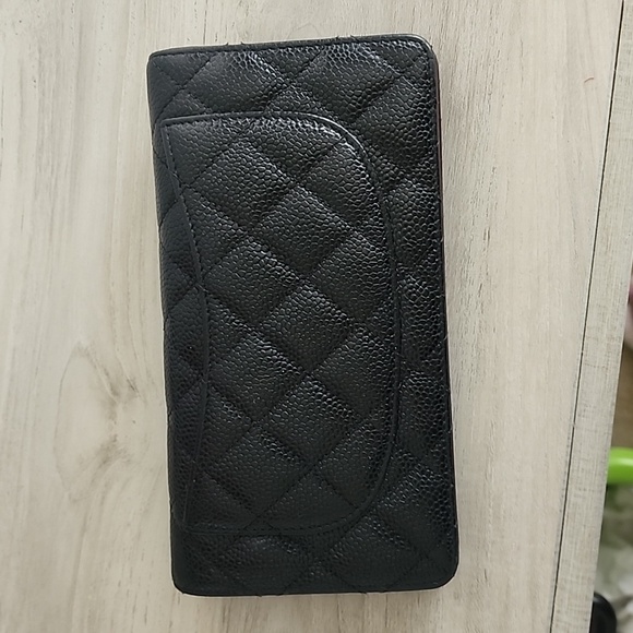 SOLD ☆Chanel Quilted Caviar Yen Wallet - Picture 8 of 9